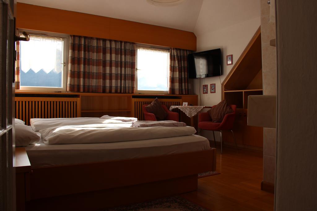 Hotel Villa Emilia Ortisei Exterior photo